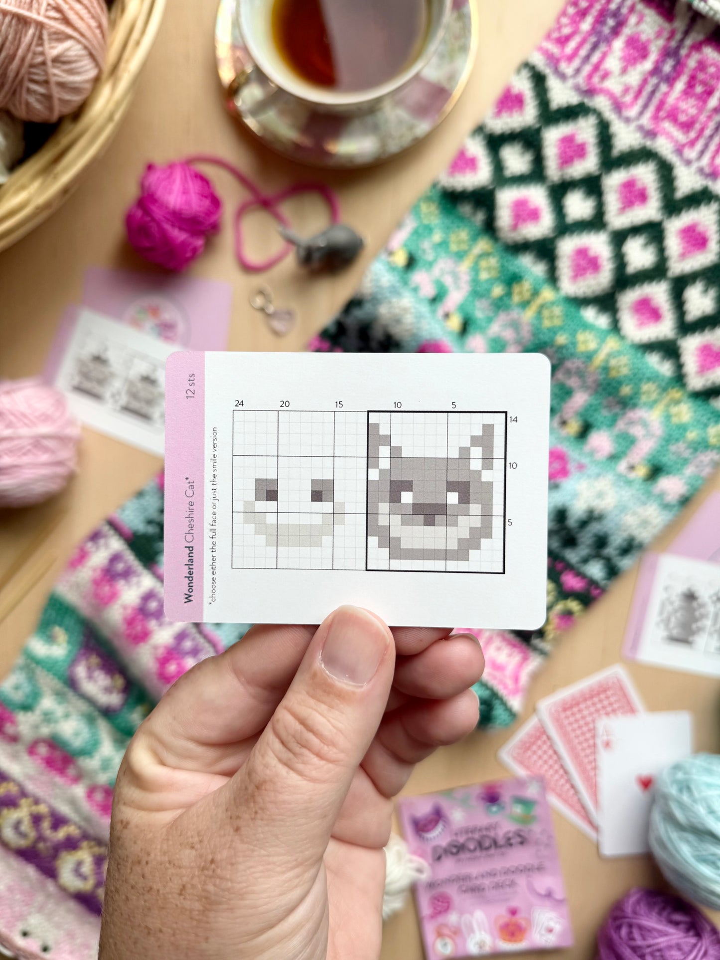 Wonderland Doodle Card Deck (Literary Foil Pack)